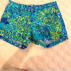 Pre-on good condition Lilly Pulitzer shorts size 6, multicolor